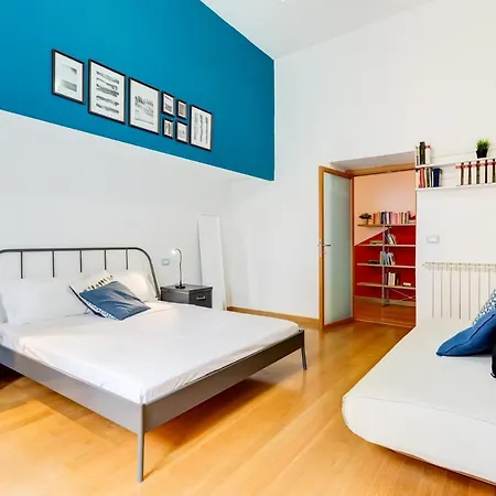 Extra Large Colorful Flat In Central Location *