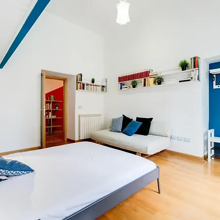 Extra Large Colorful Flat In Central Location