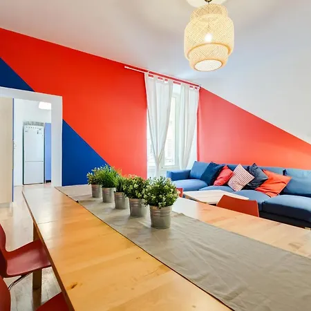 Extra Large Colorful Flat In Central Location Apartment *