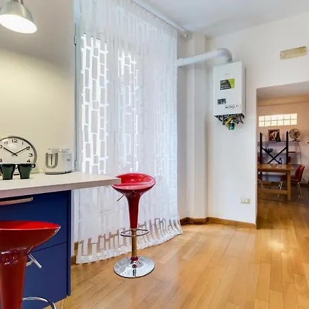 Apartment Extra Large Colorful Flat In Central Location *