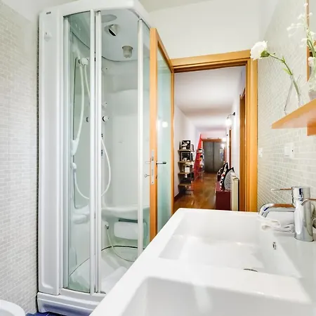 Apartment Extra Large Colorful Flat In Central Location