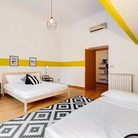 Extra Large Colorful Flat In Central Location Rom