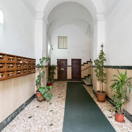 Extra Large Colorful Flat In Central Location Apartment *